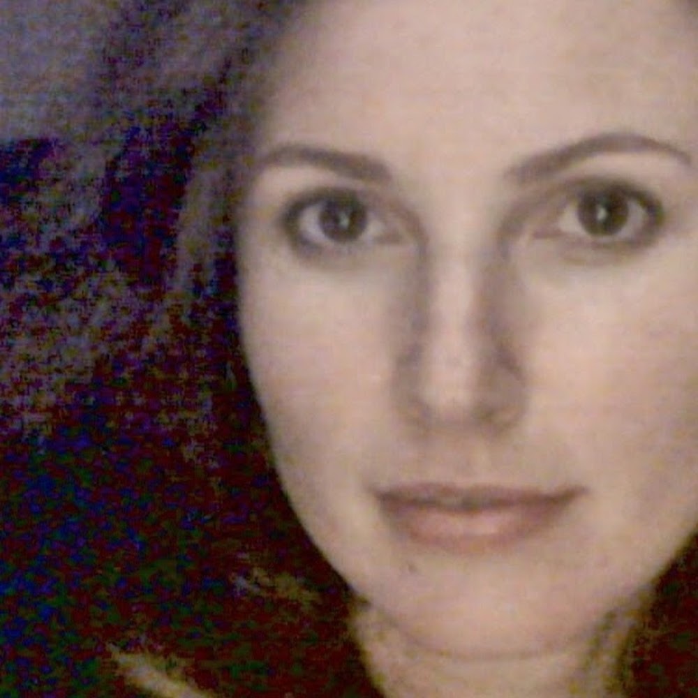 Meet your Posher, Simona